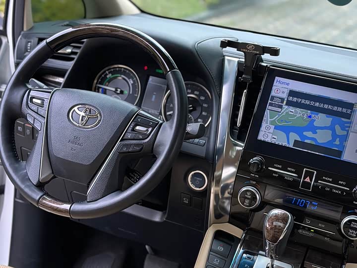 Toyota Vellfire, 2022 — фото 7 из 9