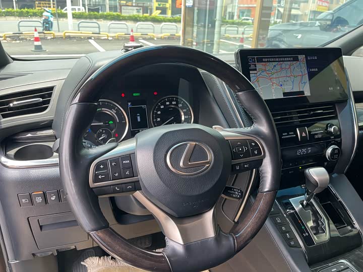 Lexus LM, 2022 — фото 5 из 9