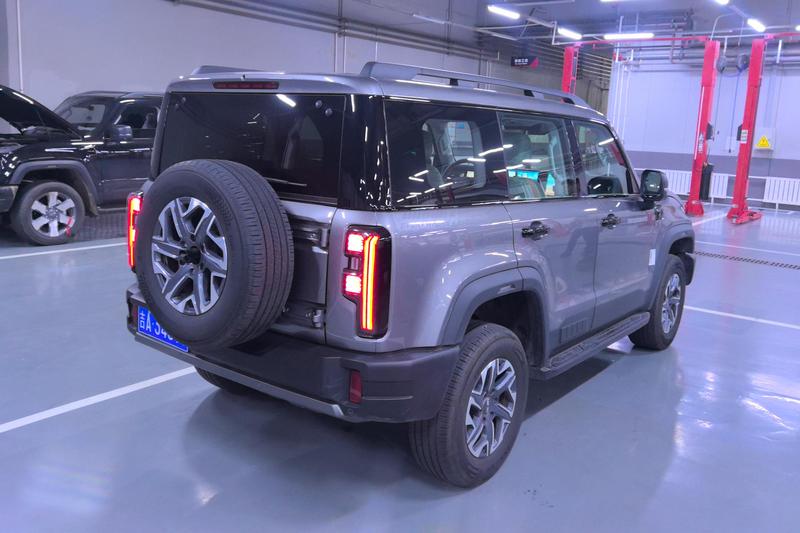 BAIC Beijing BJ40, 2025 — фото 3 из 11