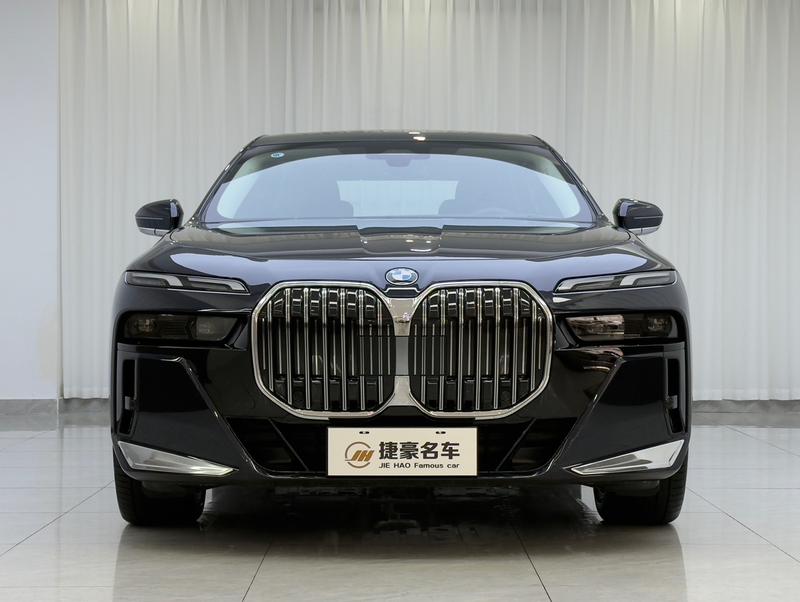 BMW 7 Series, 2025 — фото 2 из 8