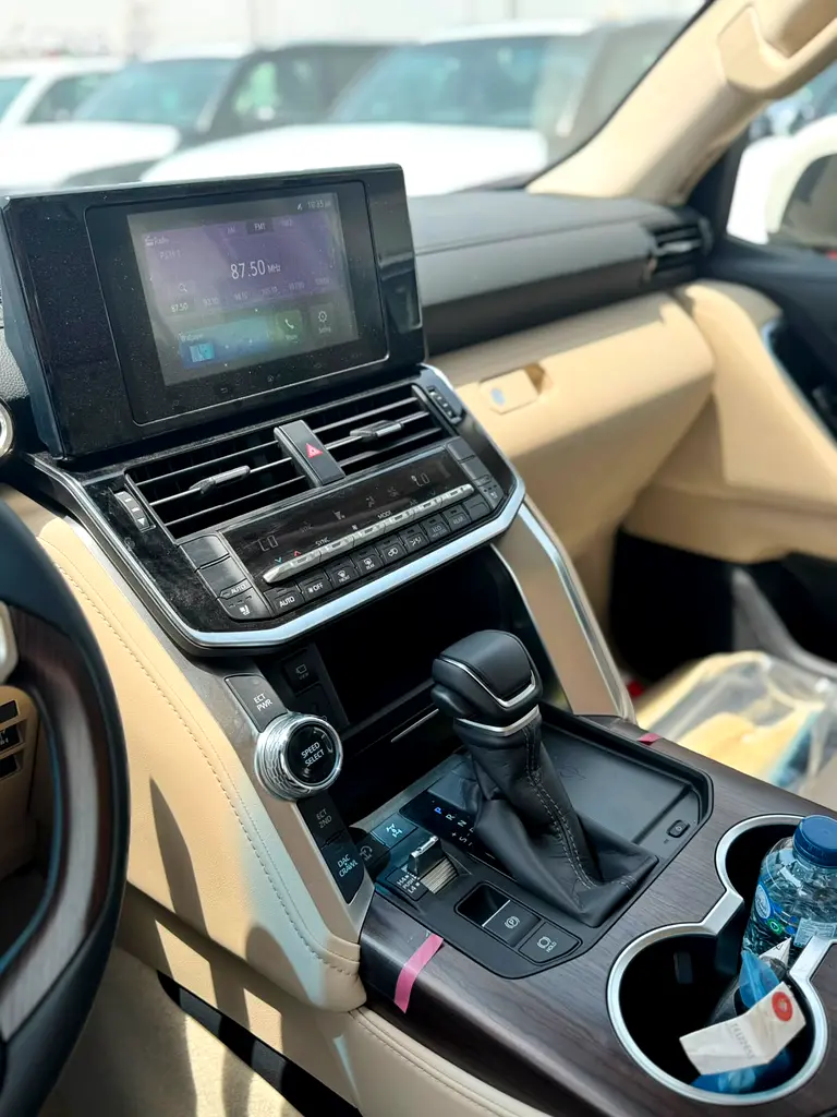 Toyota Land Cruiser, 2026 — фото 9 из 10