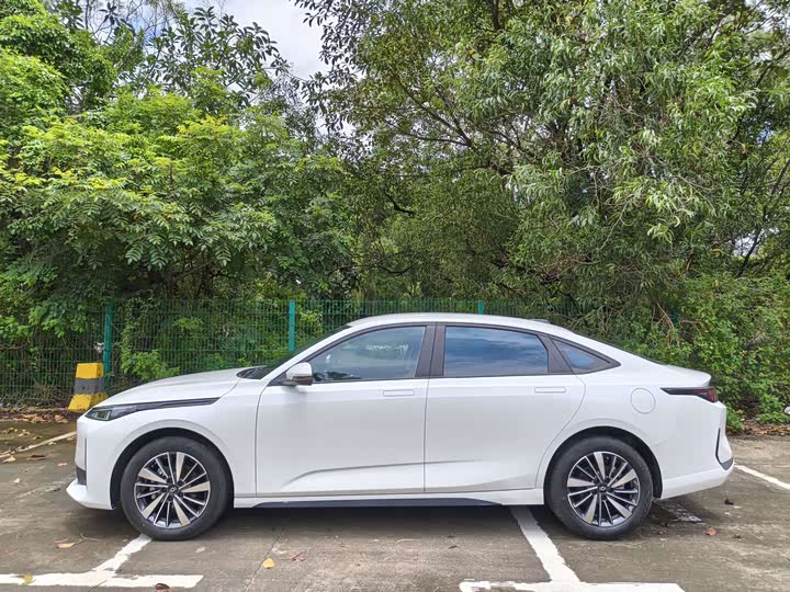 Changan Qiyuan (Nevo) A05, 2023 — фото 3 из 9