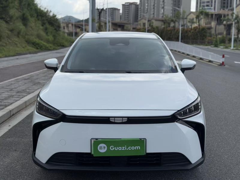 Geely Geometry M6, 2023 — фото 2 из 12