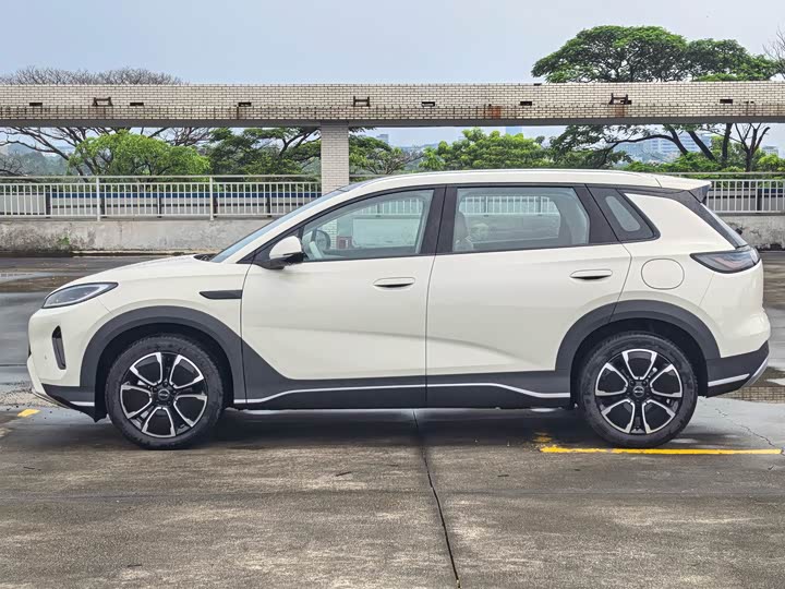 BYD Sea Lion 05 DM-i Hybrid, 2026 — фото 2 из 9