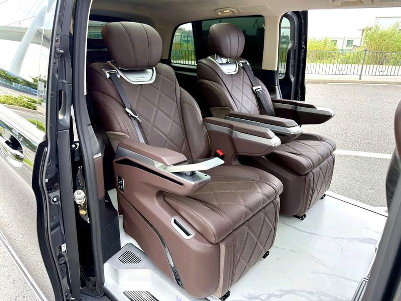 Mercedes-Benz V-Class, 2024 — фото 10 из 12