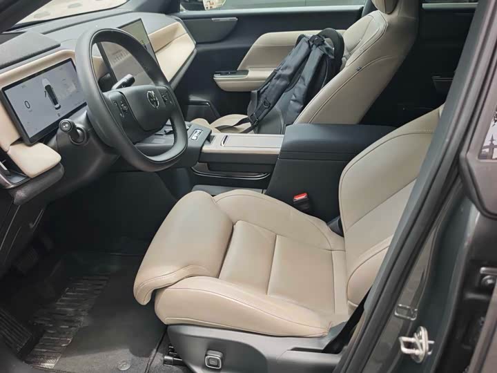 Volvo XC70 Hybrid, 2025 — фото 7 из 7