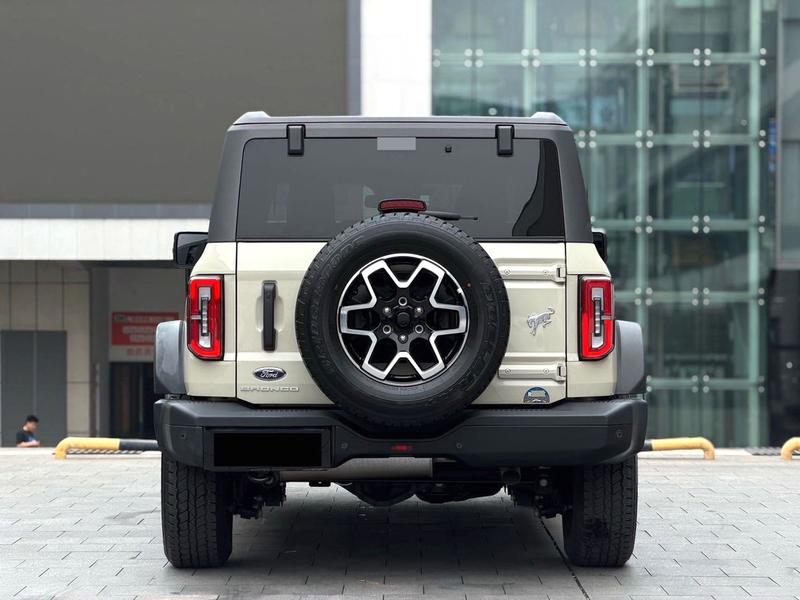 Ford Bronco, 2024 — фото 3 из 8