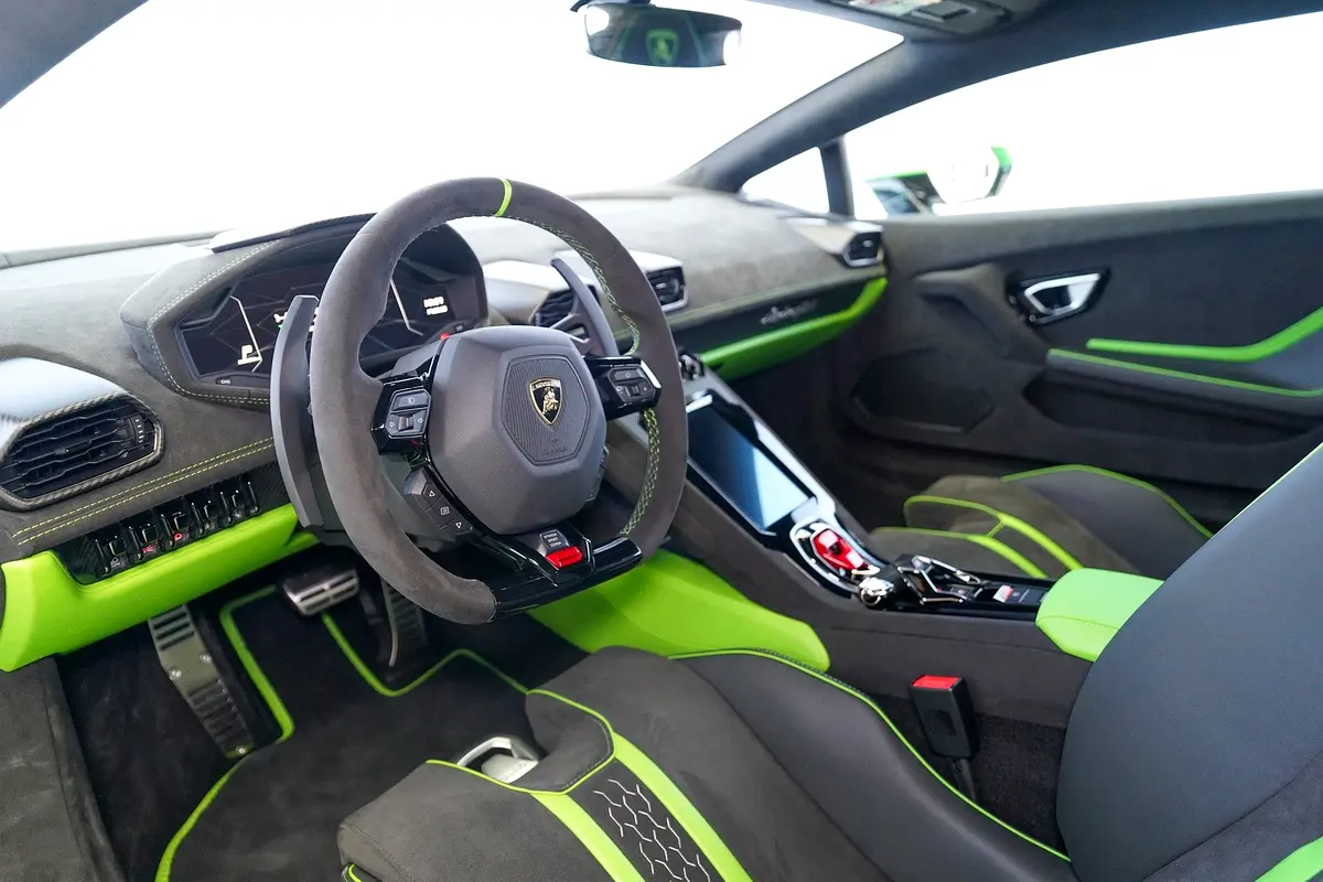 Lamborghini Huracan, 2024 — фото 9 из 10