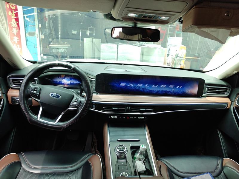 Ford Explorer, 2023 — фото 10 из 12