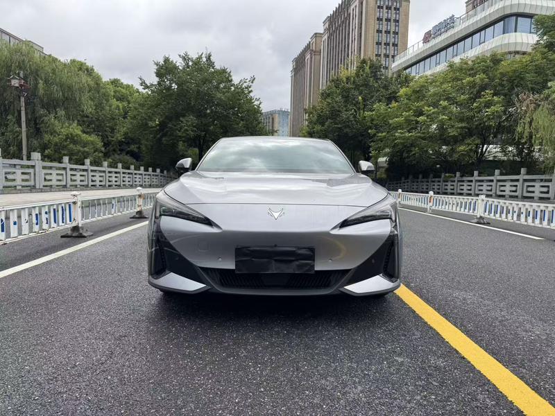 BAIC Arcfox Alpha S5, 2025 — фото 2 из 12