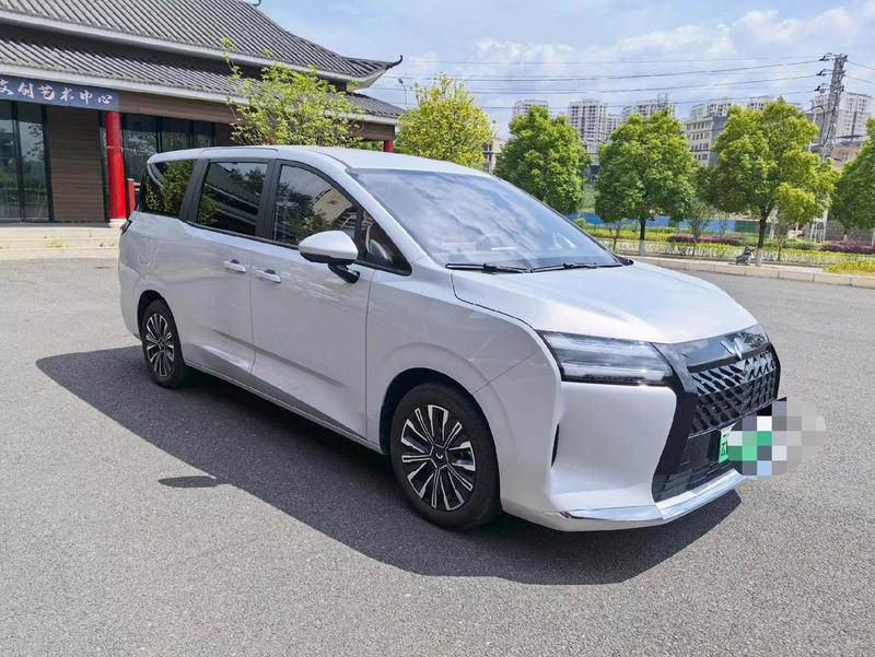 Wuling Starlight 730 Hybrid/EV, 2025 — фото 3 из 9