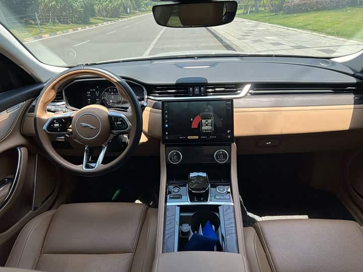 Jaguar XF L, 2024 — фото 9 из 9