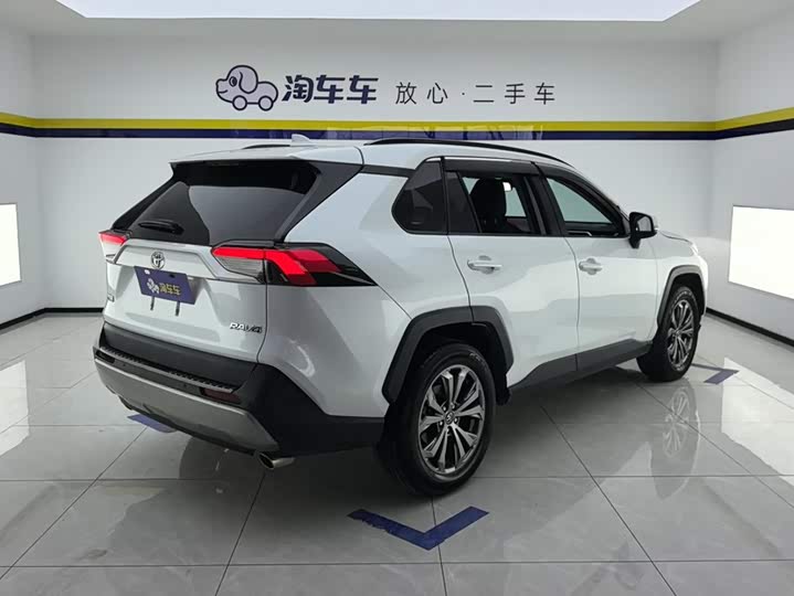 Toyota RAV4, 2023 — фото 3 из 9