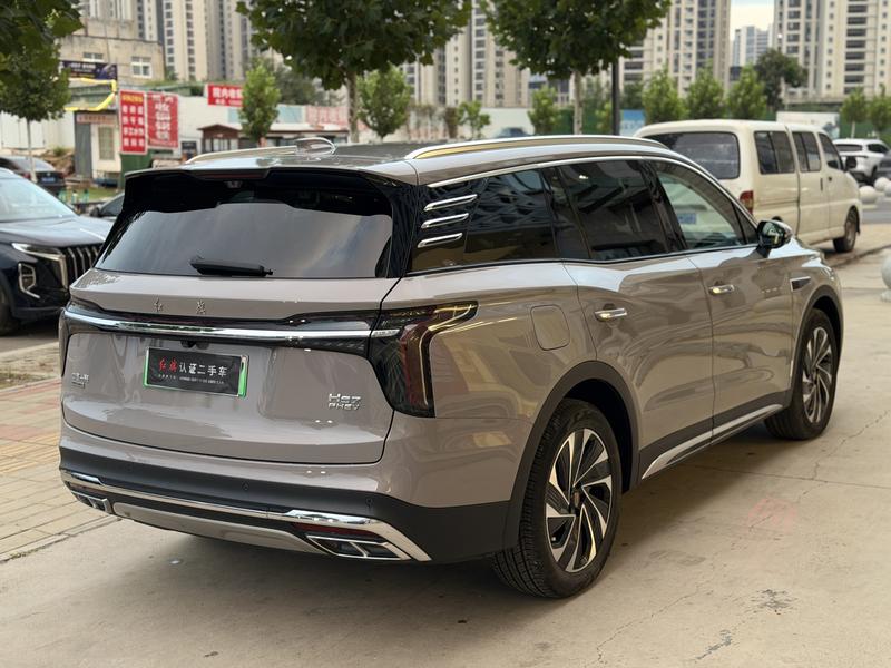 Hongqi HS7 Hybrid, 2024 — фото 7 из 12