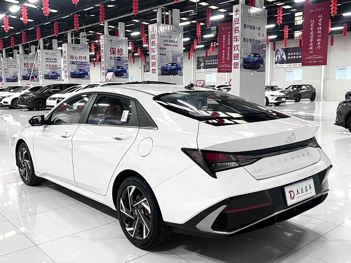 Hyundai Elantra N line, 2025 — фото 6 из 9