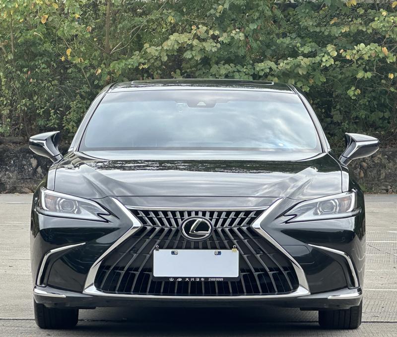 Lexus ES, 2023 — фото 2 из 12