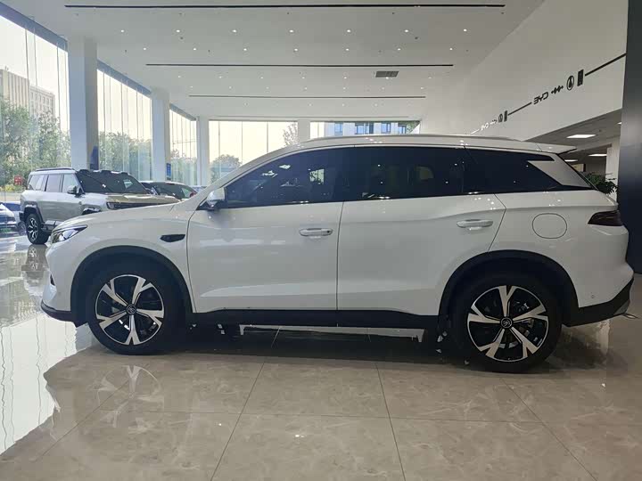 BYD Song Pro Hybrid, 2025 — фото 8 из 9