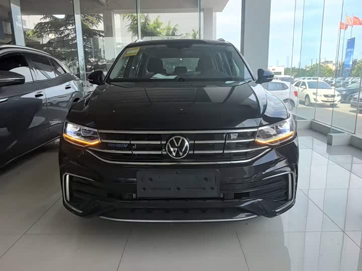 Volkswagen Tiguan L Hybrid, 2025 — фото 3 из 9