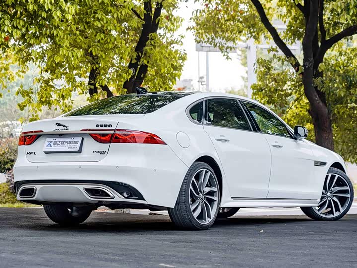 Jaguar XF L, 2023 — фото 6 из 9