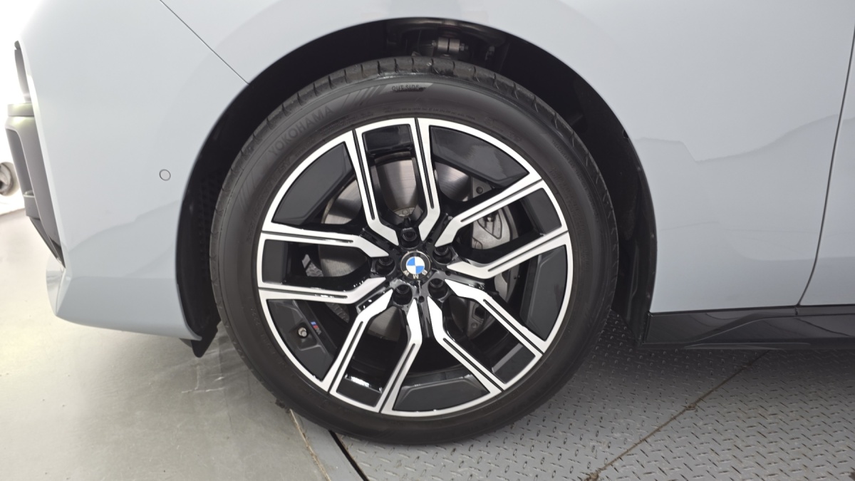 BMW 7 Series, 2025 — фото 5 из 12