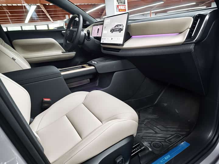 Volvo XC70 Hybrid, 2025 — фото 5 из 9