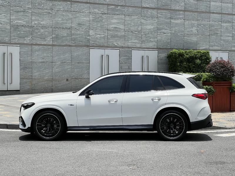 Mercedes-Benz GLC-Class AMG, 2026 — фото 3 из 9