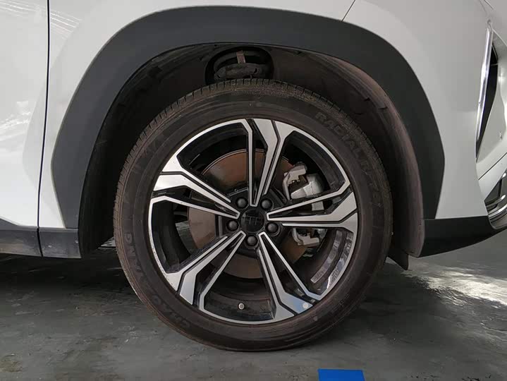 Geely Galaxy L7, 2025 — фото 6 из 9