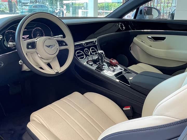 Bentley Continental GT, 2023 — фото 3 из 9