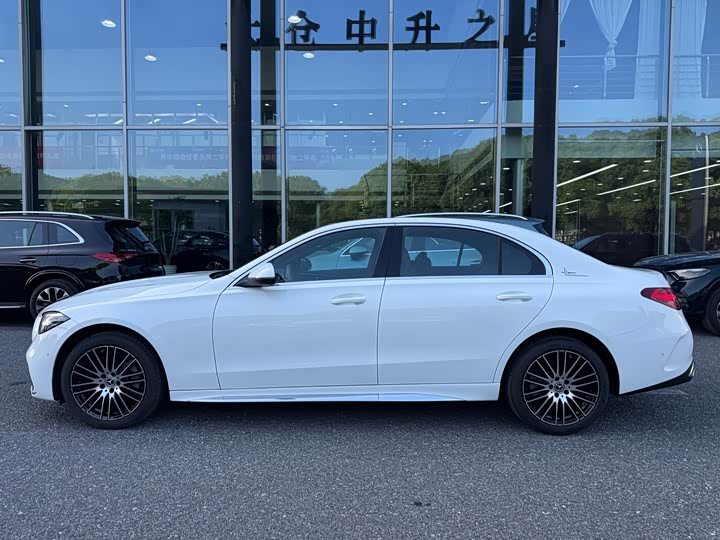 Mercedes-Benz C-Class, 2026 — фото 8 из 9