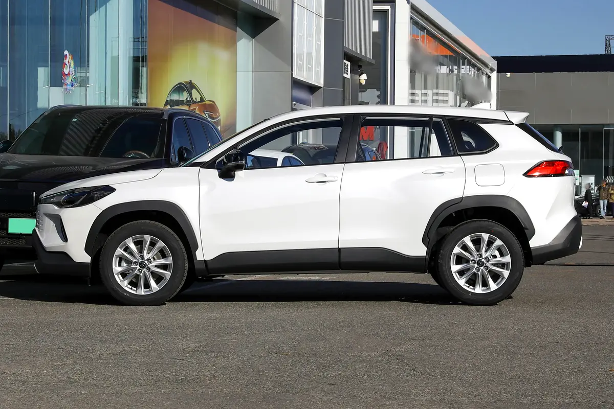 Toyota Corolla Cross, 2026 — фото 3 из 9