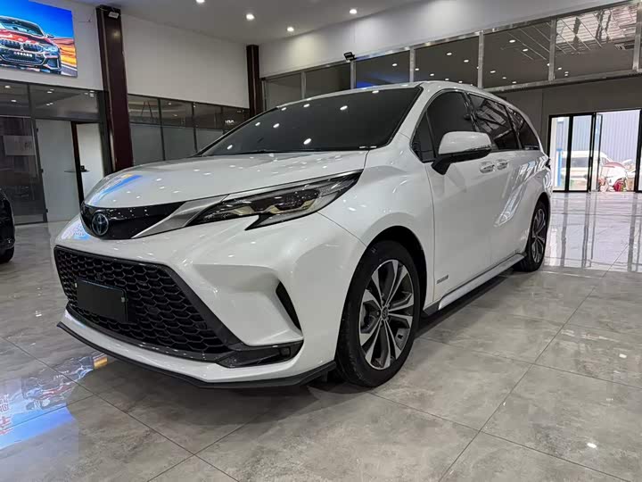 Toyota Granvia, 2023 — купить в Санкт-Петербурге под ключ