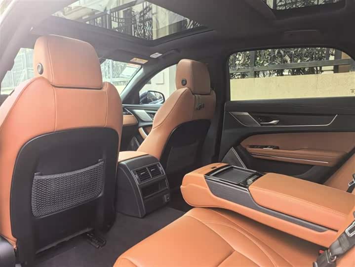 Jaguar XF L, 2022 — фото 8 из 9