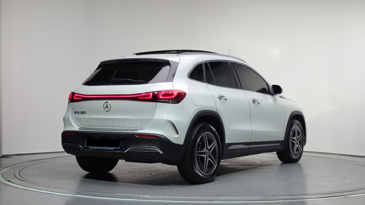 Mercedes-Benz EQA, 2022 — фото 2 из 12