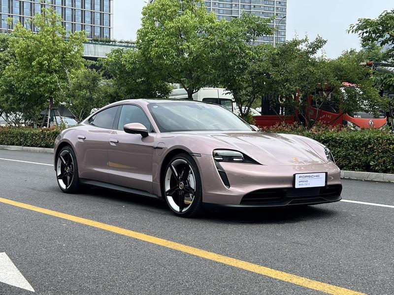 Porsche Taycan, 2023 — фото 3 из 10