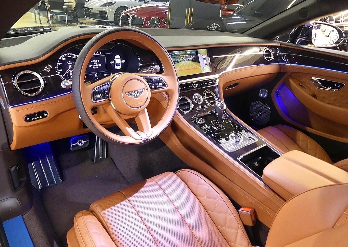 Bentley Continental GT, 2022 — фото 11 из 12