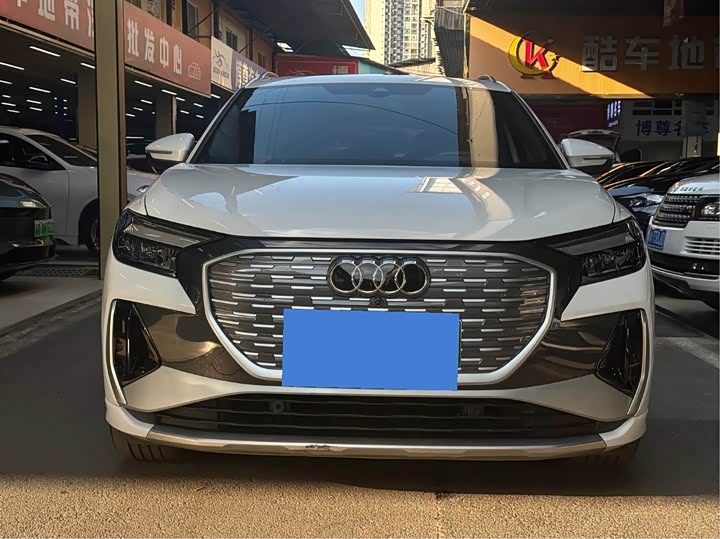 Audi Q4 e-tron, 2023 — фото 2 из 9