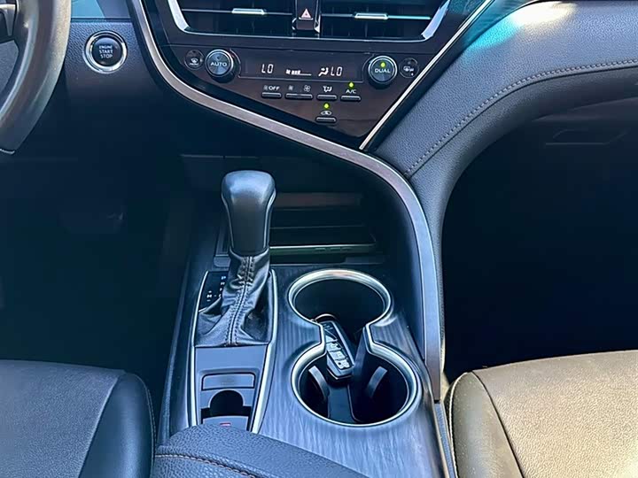 Toyota Camry, 2022 — фото 12 из 12