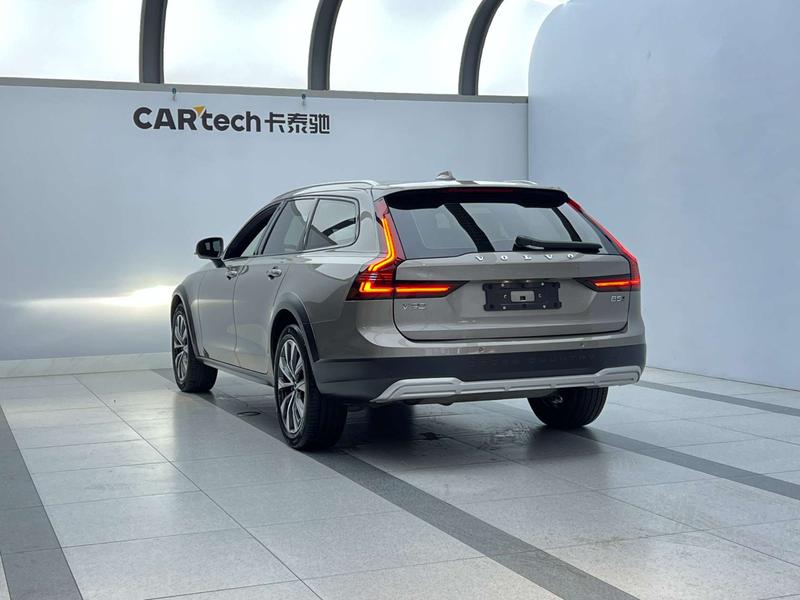Volvo V90, 2023 — фото 4 из 12