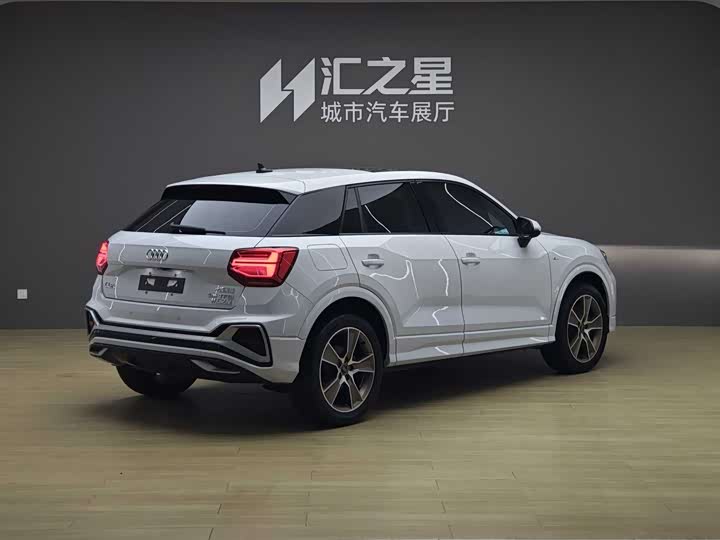 Audi Q2L, 2023 — фото 3 из 9