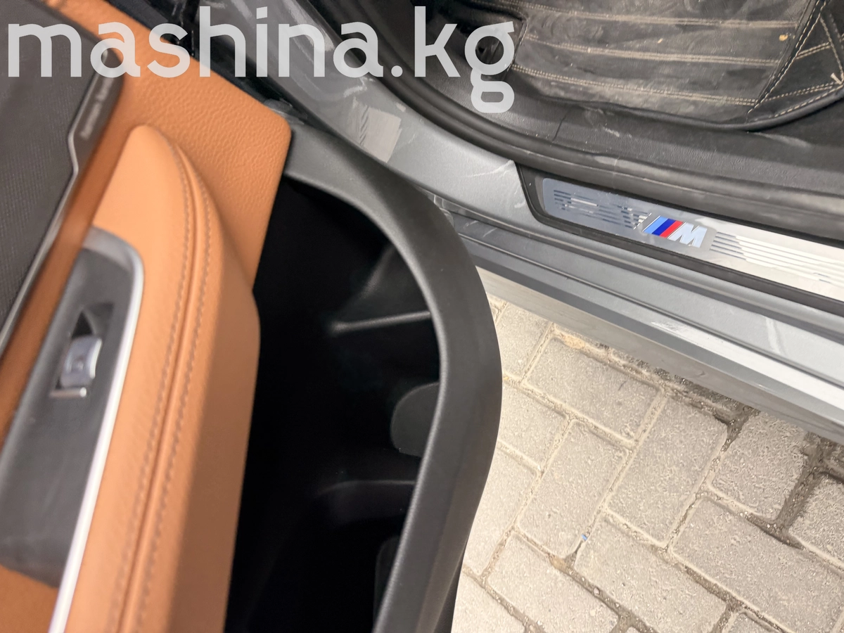 BMW 6 Serii, 2023 — фото 8 из 11