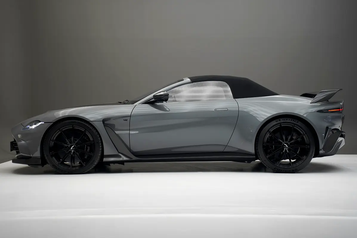 Aston Martin Vantage, 2023 — фото 5 из 10