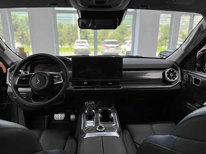 Tank 400 Hybrid, 2024 — фото 7 из 9