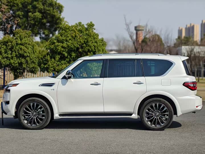 Nissan Armada, 2024 — фото 3 из 9