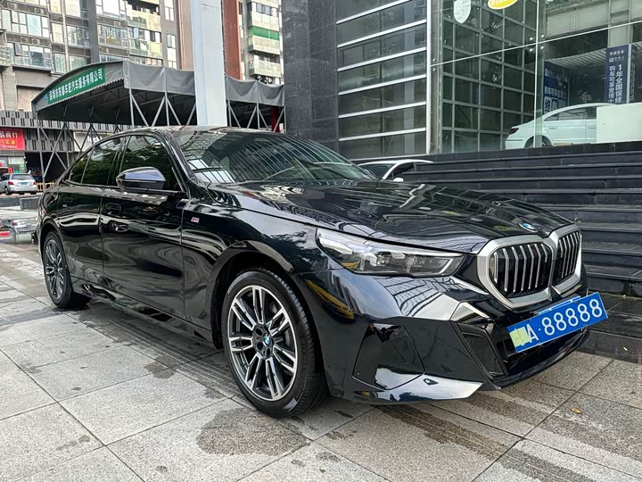 BMW 5 Series, 2024 — фото 3 из 9