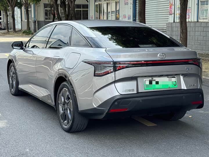 Toyota bZ3, 2024 — фото 6 из 9