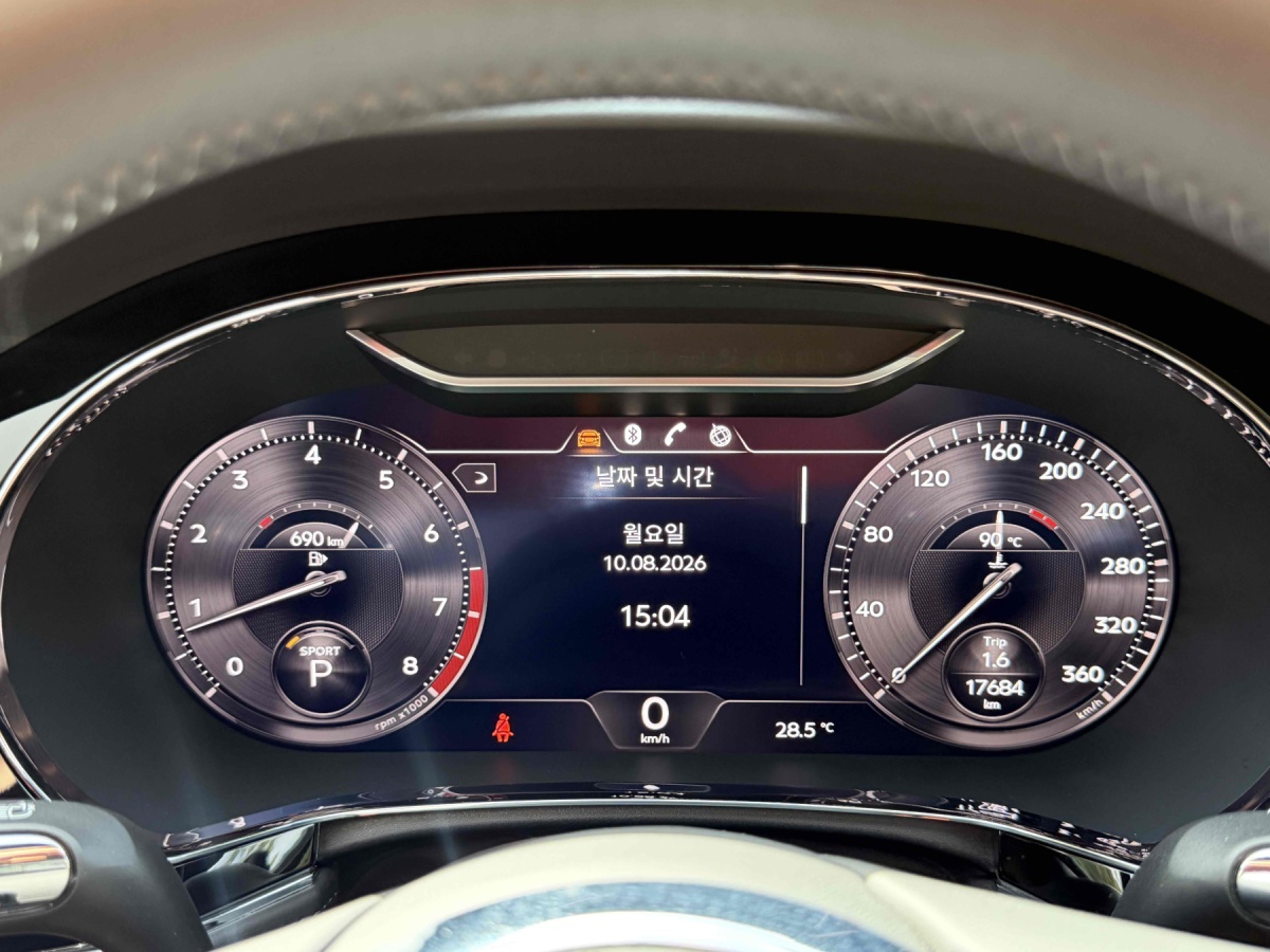 Bentley Flying Spur, 2023 — фото 7 из 12
