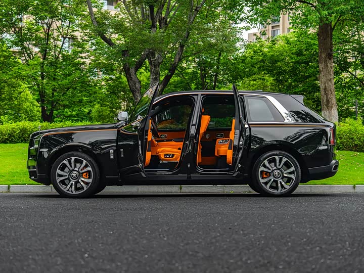 Rolls-Royce Cullinan, 2023 — фото 5 из 9