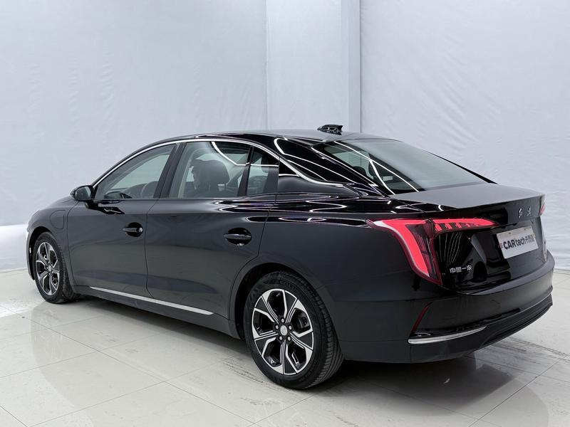 Hongqi E-QM5, 2024 — фото 4 из 10