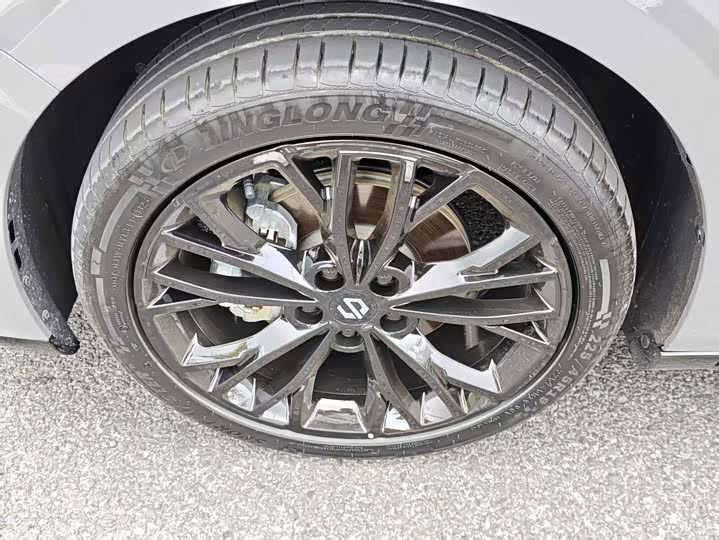 Leapmotor Lafa5, 2025 — фото 3 из 9