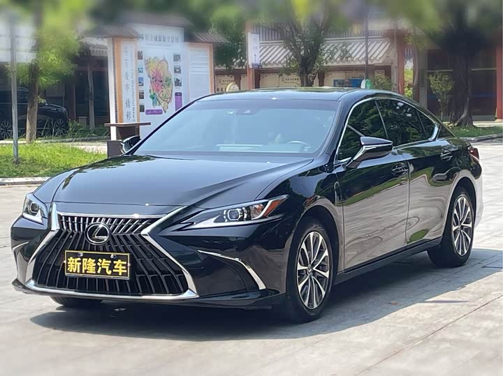 Lexus ES, 2023 — фото 7 из 9